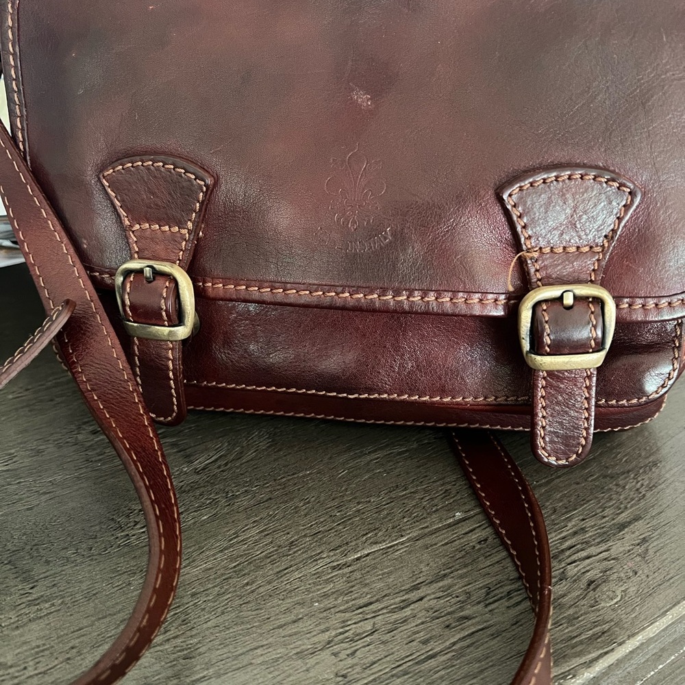 Elegant Brown Leather Shoulder Bag